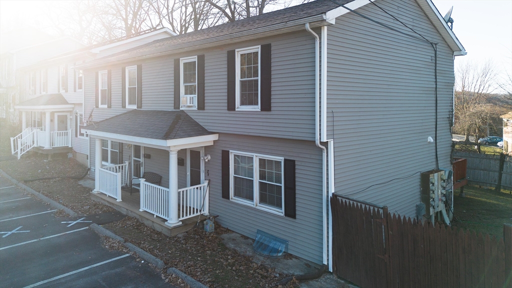 21 Erie Ave 21