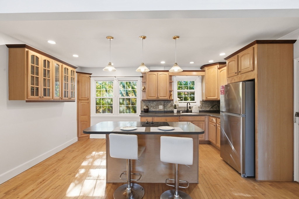 112 Maple St 6