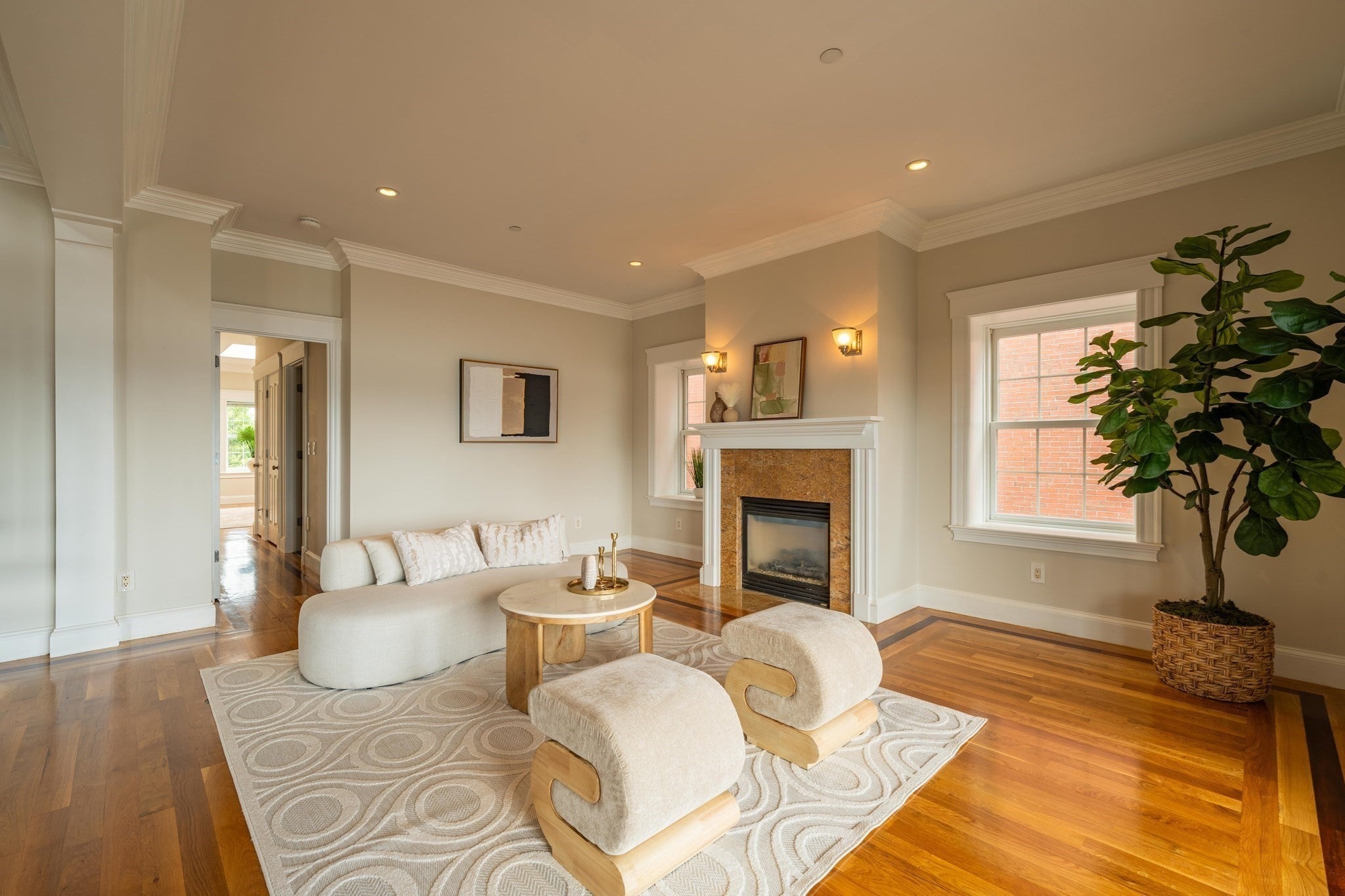 195 Webster St 4