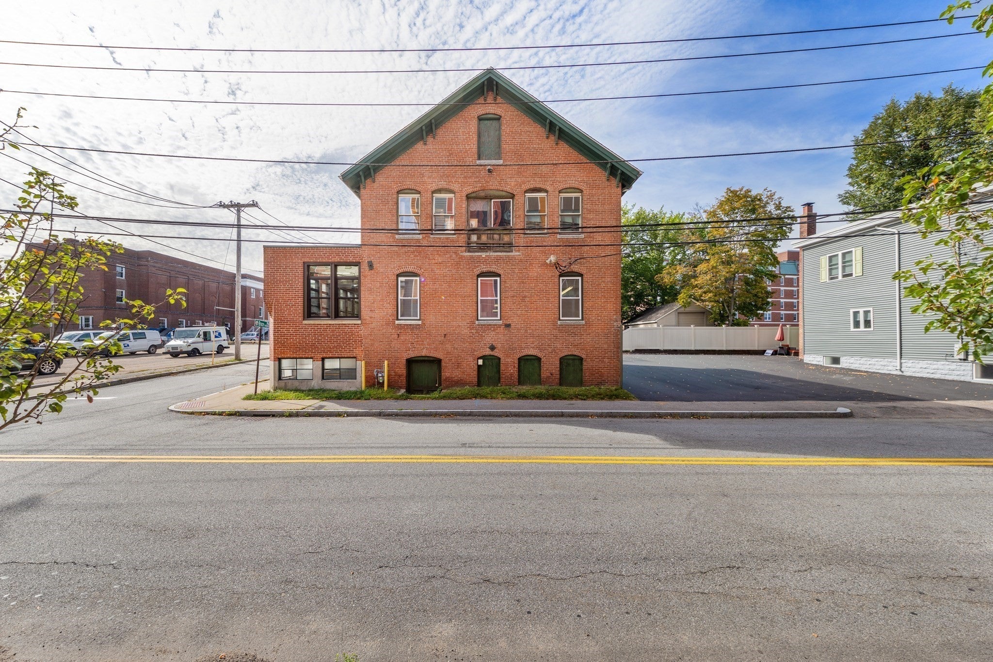 4 Bruce Ave