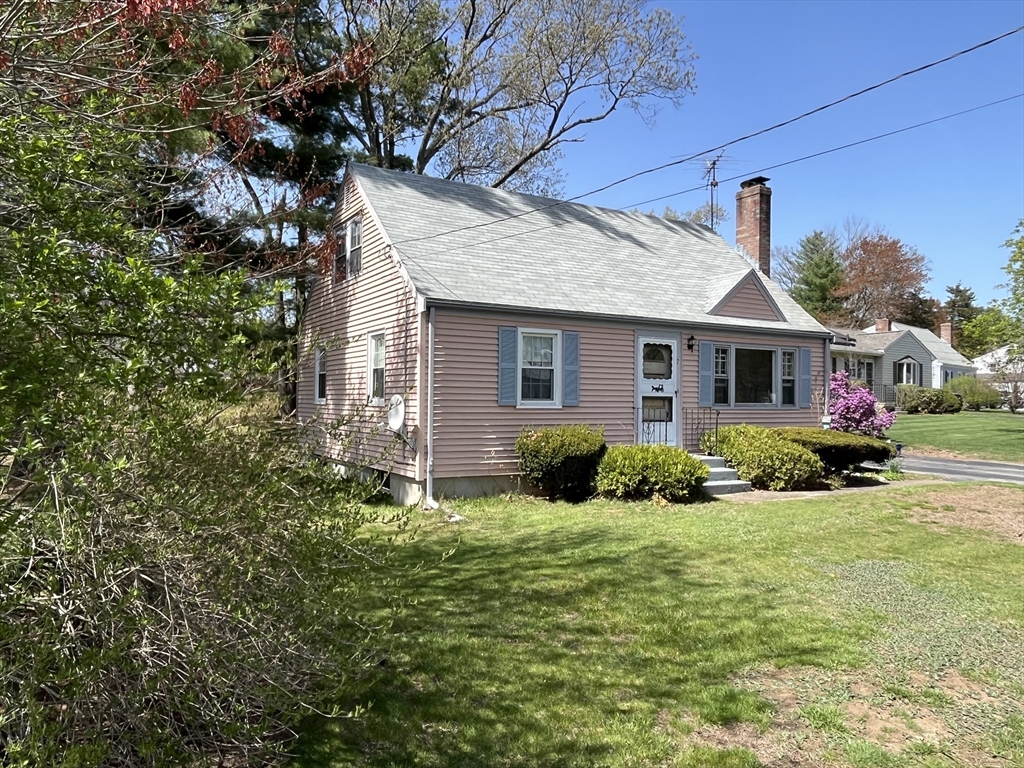 7 Brookside Drive