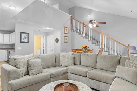216 Reservoir St #304 Holden MA 01520