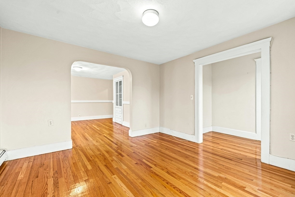 27 W Wyoming Avenue 3