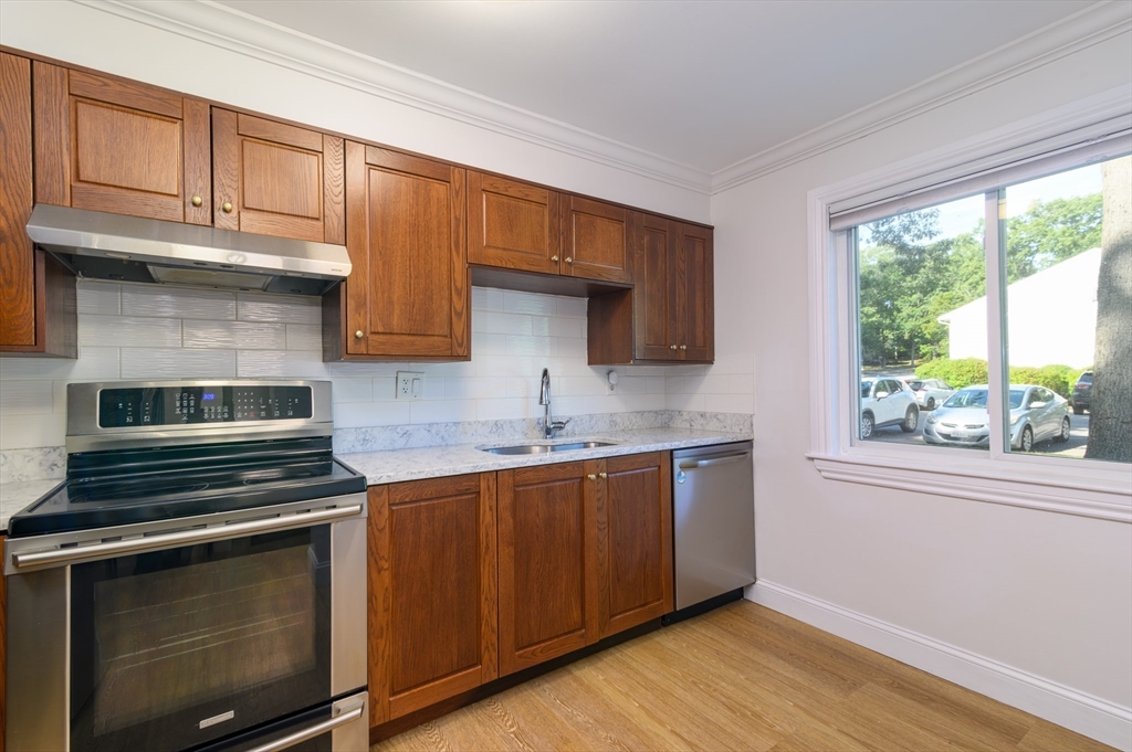 5 Beals Cove Rd E