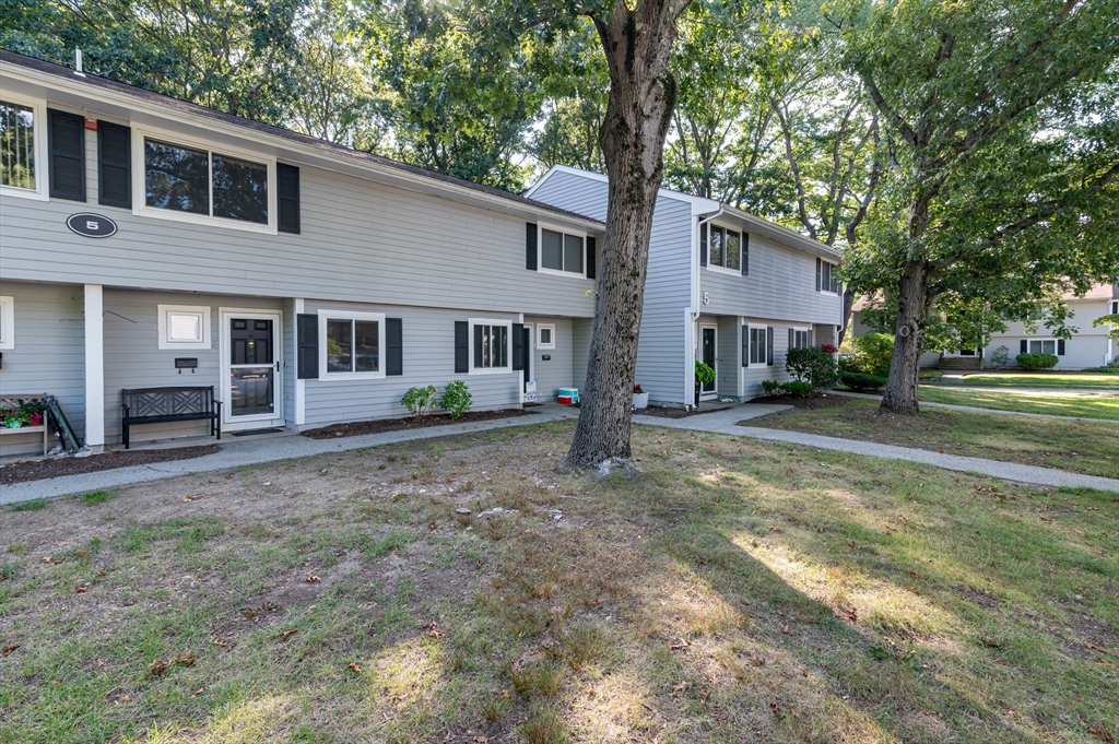 5 Beals Cove Rd E