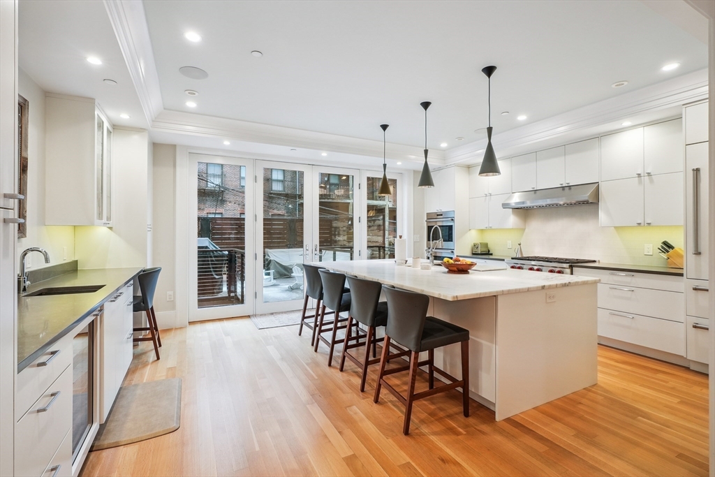 196 West Springfield St 1