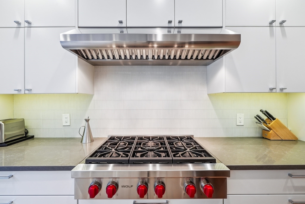 196 West Springfield St 1