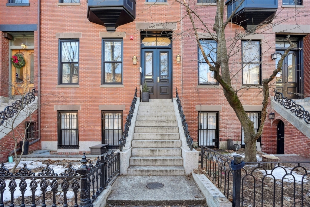 196 West Springfield St 1