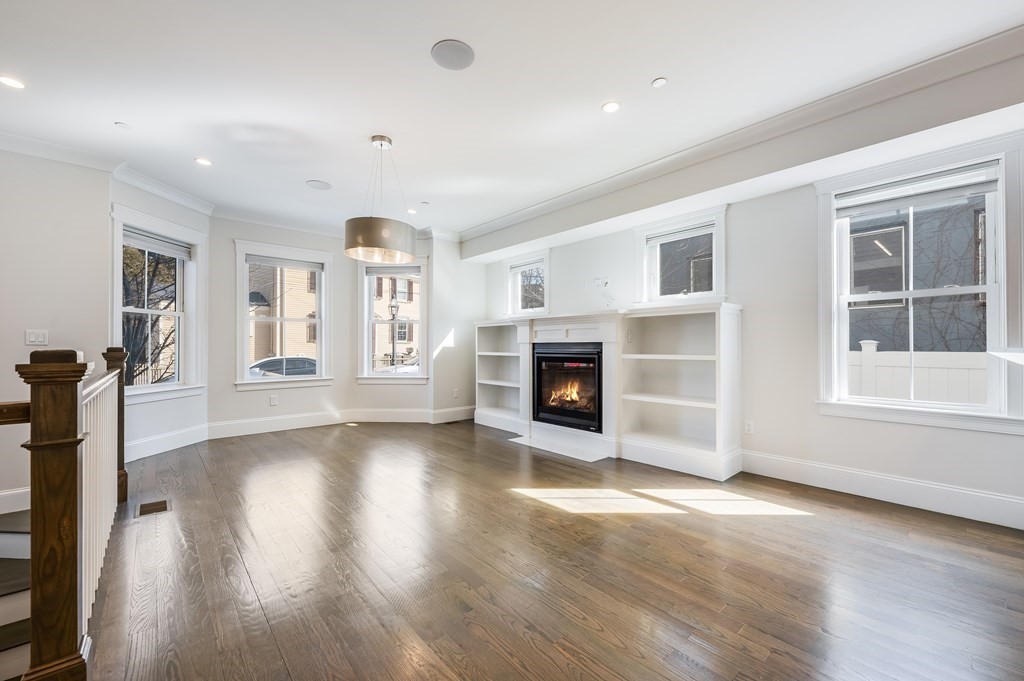 8-12 Enterprise St 8-1