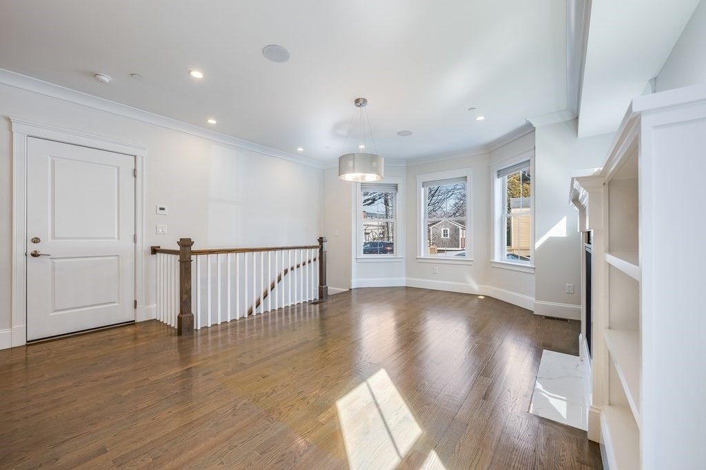 8-12 Enterprise St 8-1