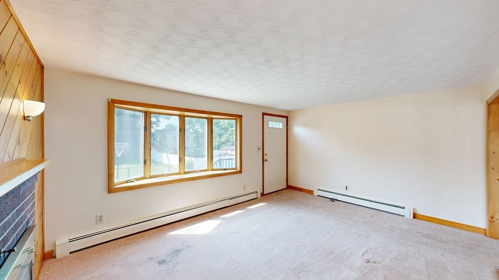 43 Pratt St, Tewksbury, MA Photo #8