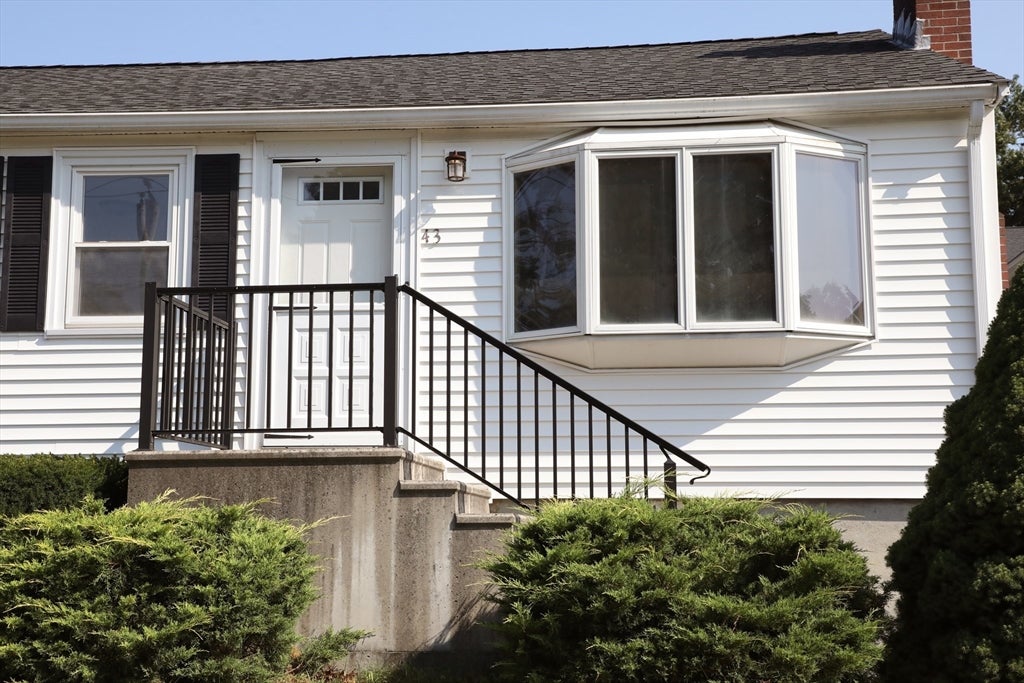 43 Pratt St, Tewksbury, MA Photo #2