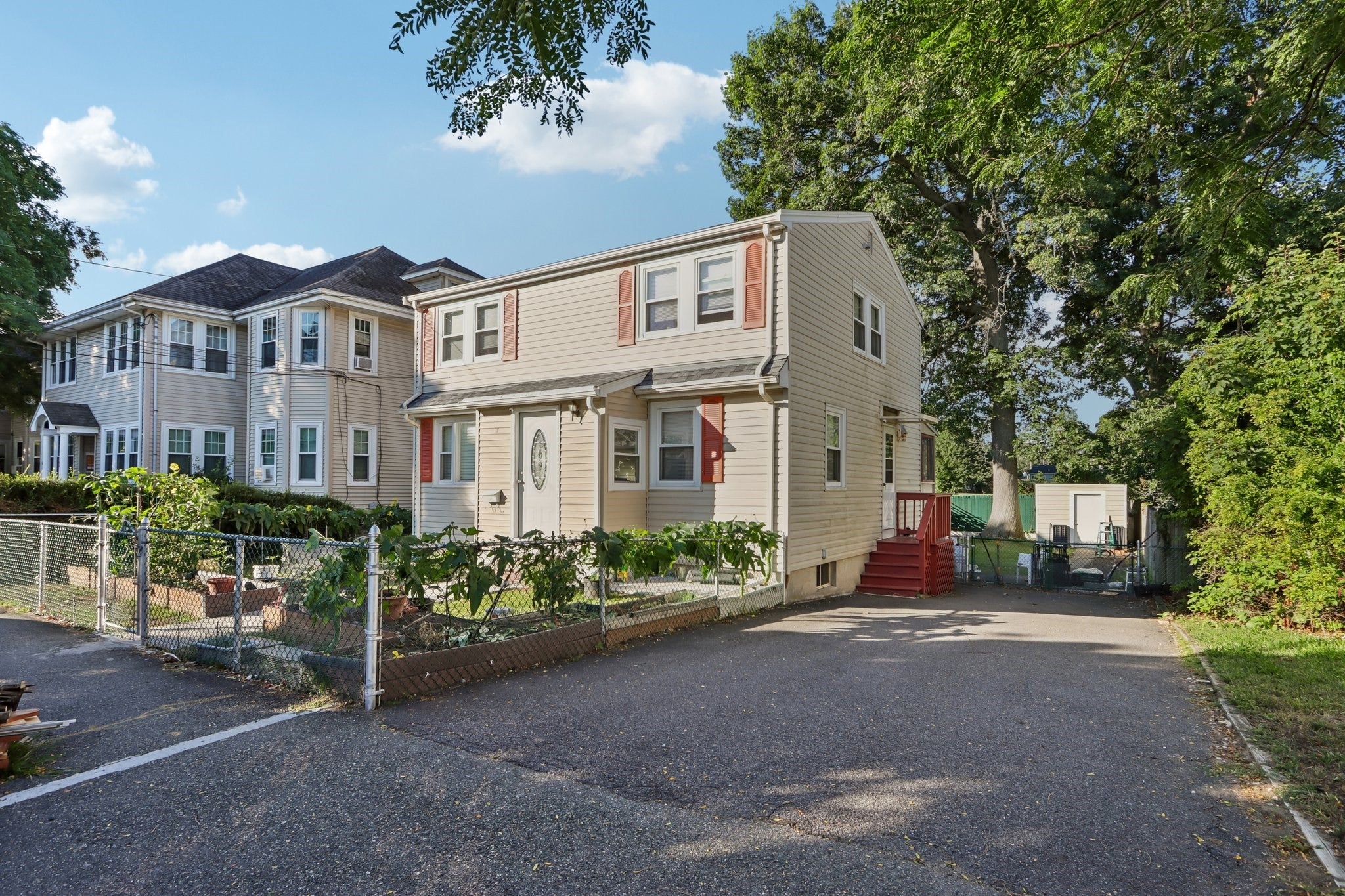 57 Safford St