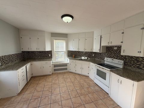 Photo of 148 George Street #2, Medford, MA 02155 (MLS # 73486488)