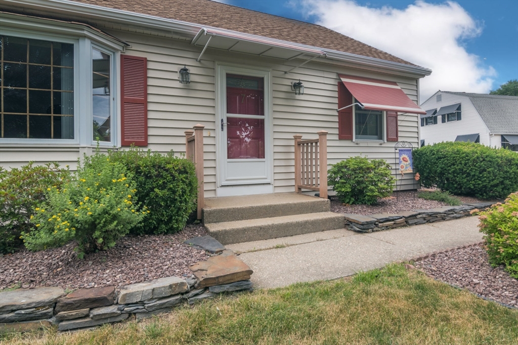 7 Darby Drive