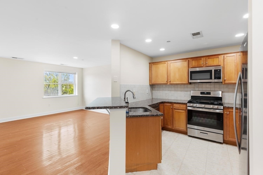 120 Wyllis Street #403, Everett, MA Photo #11