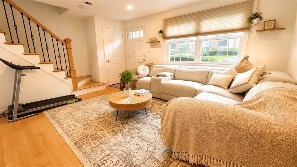 99 Pilgrim Cir #99, Methuen, MA, 99 Pilgrim Cir #99, Methuen, MA Photo #2