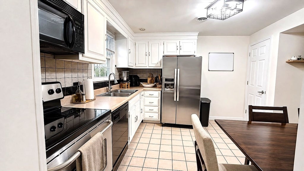 99 Pilgrim Cir #99, Methuen, MA, 99 Pilgrim Cir #99, Methuen, MA Photo #4
