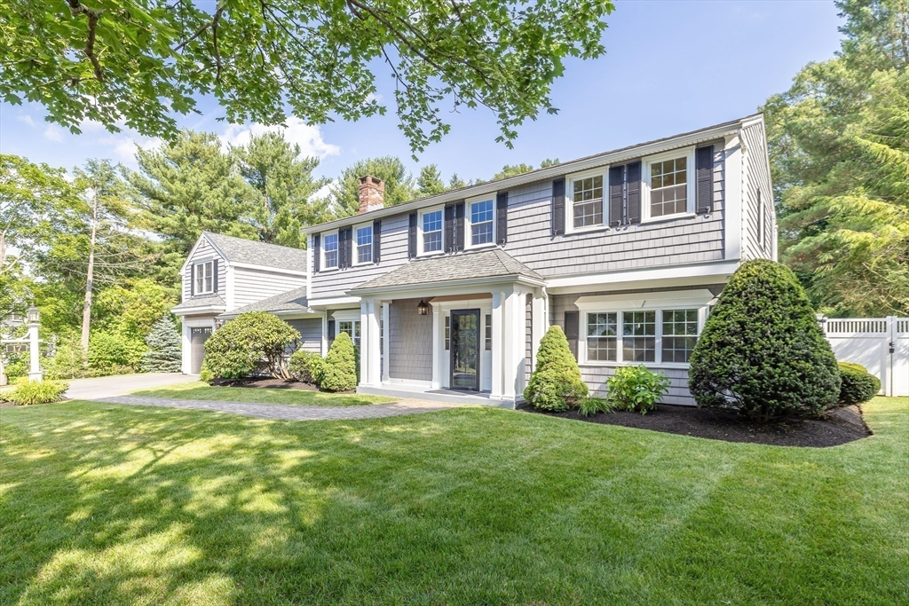 Natick, Massachusetts 01760, United States, 5 Bedrooms Bedrooms, ,3 BathroomsBathrooms,Residential,Pending,160146