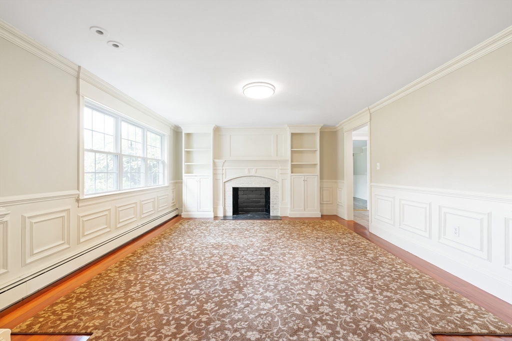 Natick, Massachusetts 01760, United States, 5 Bedrooms Bedrooms, ,3 BathroomsBathrooms,Residential,Pending,160146