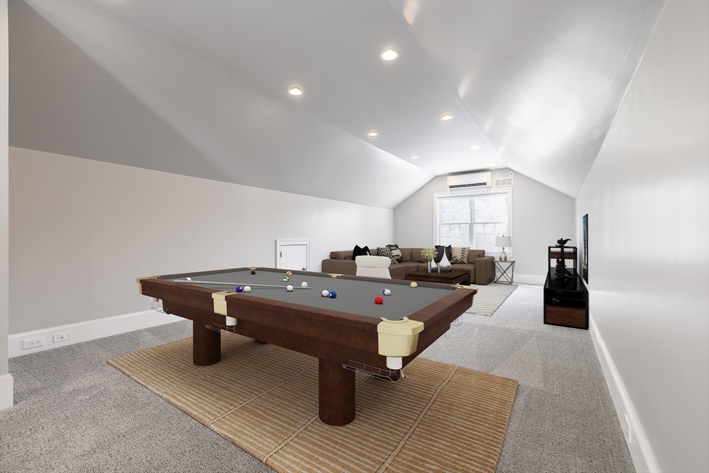 Natick, Massachusetts 01760, United States, 5 Bedrooms Bedrooms, ,3 BathroomsBathrooms,Residential,Pending,160146