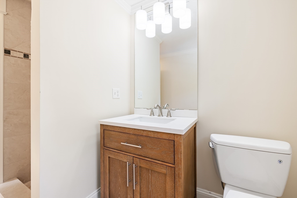 Natick, Massachusetts 01760, United States, 5 Bedrooms Bedrooms, ,3 BathroomsBathrooms,Residential,Pending,160146