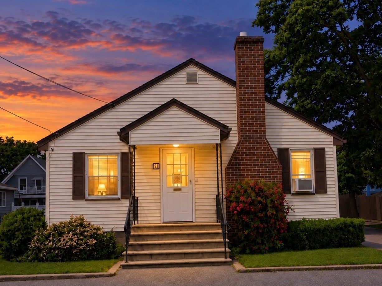 Photo of 3 Carlton St, Peabody, MA