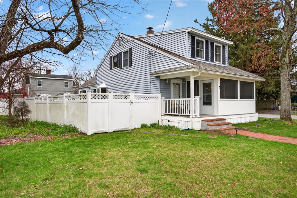 56 Lake St