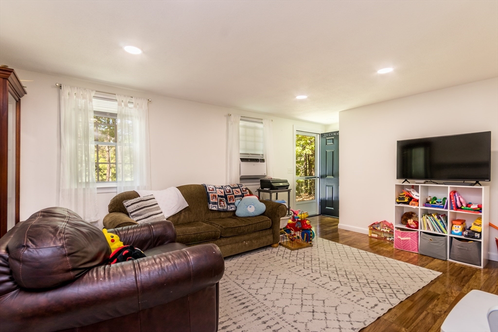 490 Forest Rd
