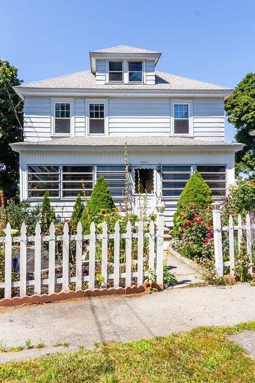 242 Beacon St, Lowell, MA, 242 Beacon St, Lowell, MA Photo #38