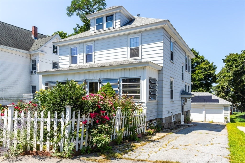 242 Beacon St, Lowell, MA, 242 Beacon St, Lowell, MA Photo #2