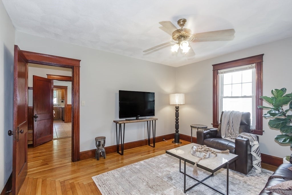 242 Beacon St, Lowell, MA, 242 Beacon St, Lowell, MA Photo #16