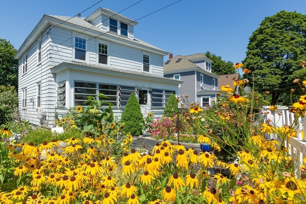 242 Beacon St, Lowell, MA, 242 Beacon St, Lowell, MA Photo #37