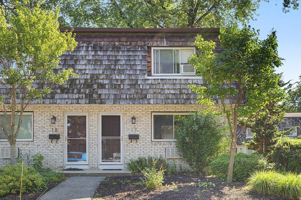73 Bridge St #17, Northampton, MA Photo #1