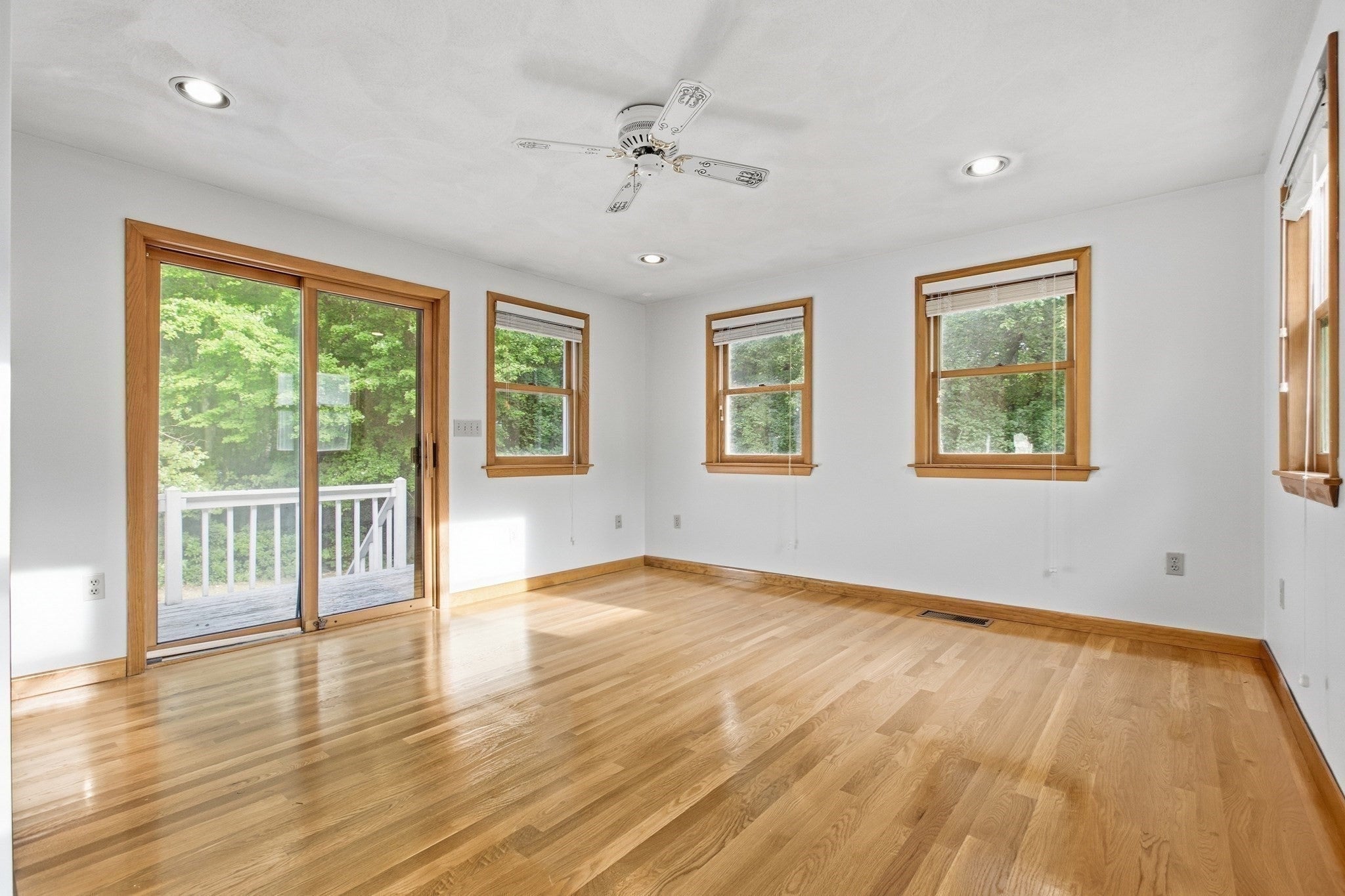 32 Westwood Street, Burlington, MA Photo #18