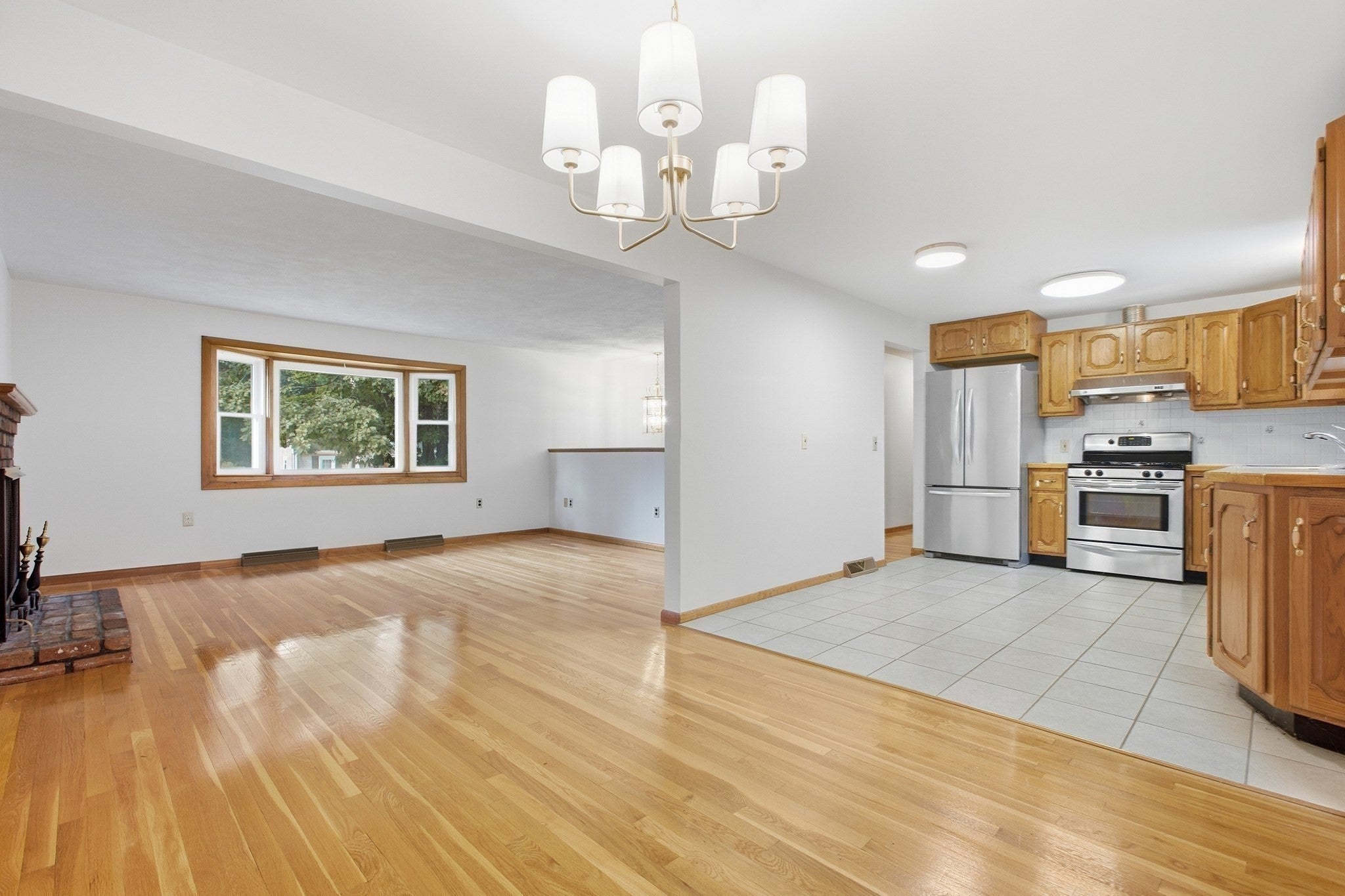 32 Westwood Street, Burlington, MA Photo #14