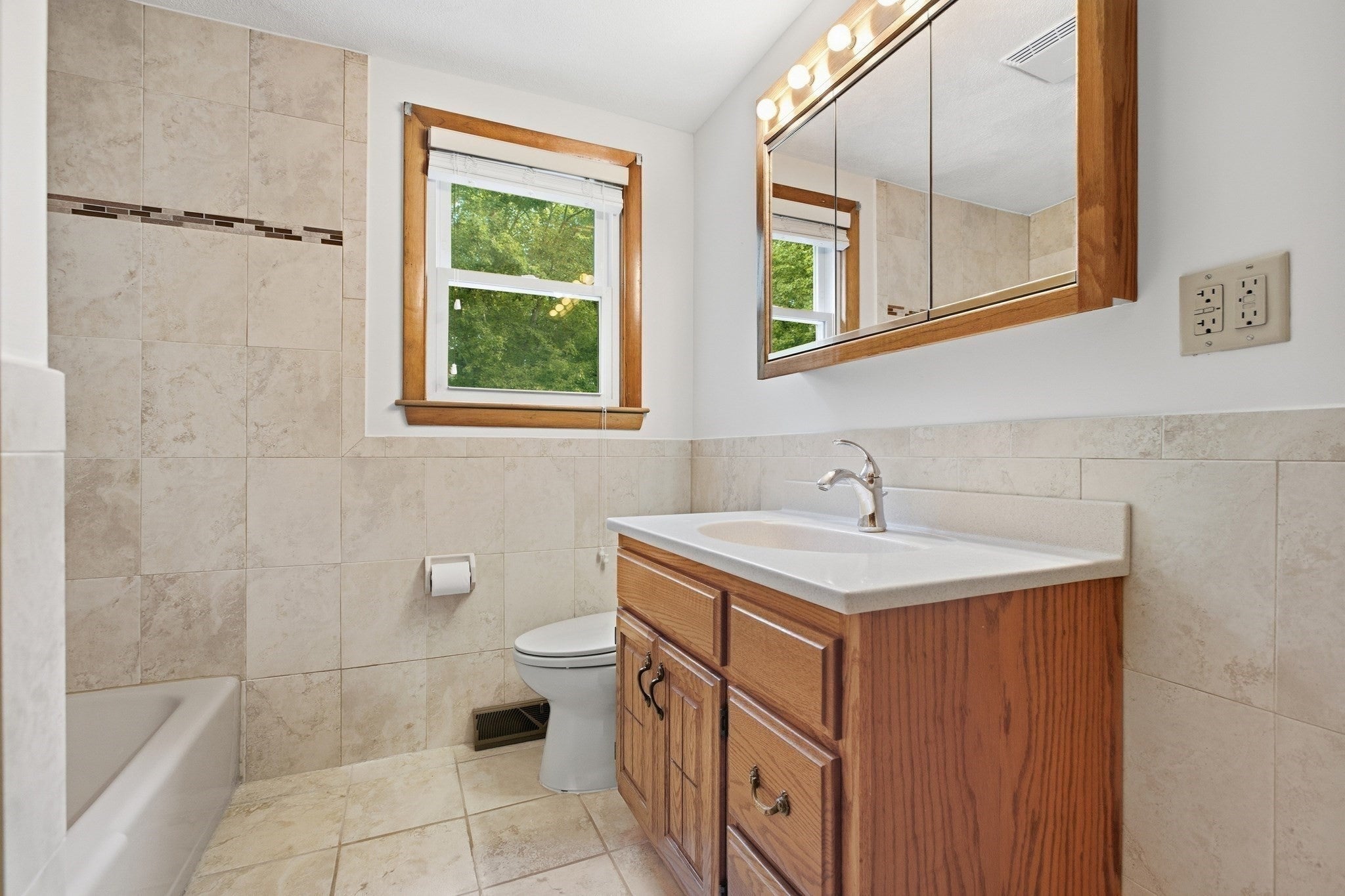 32 Westwood Street, Burlington, MA Photo #21