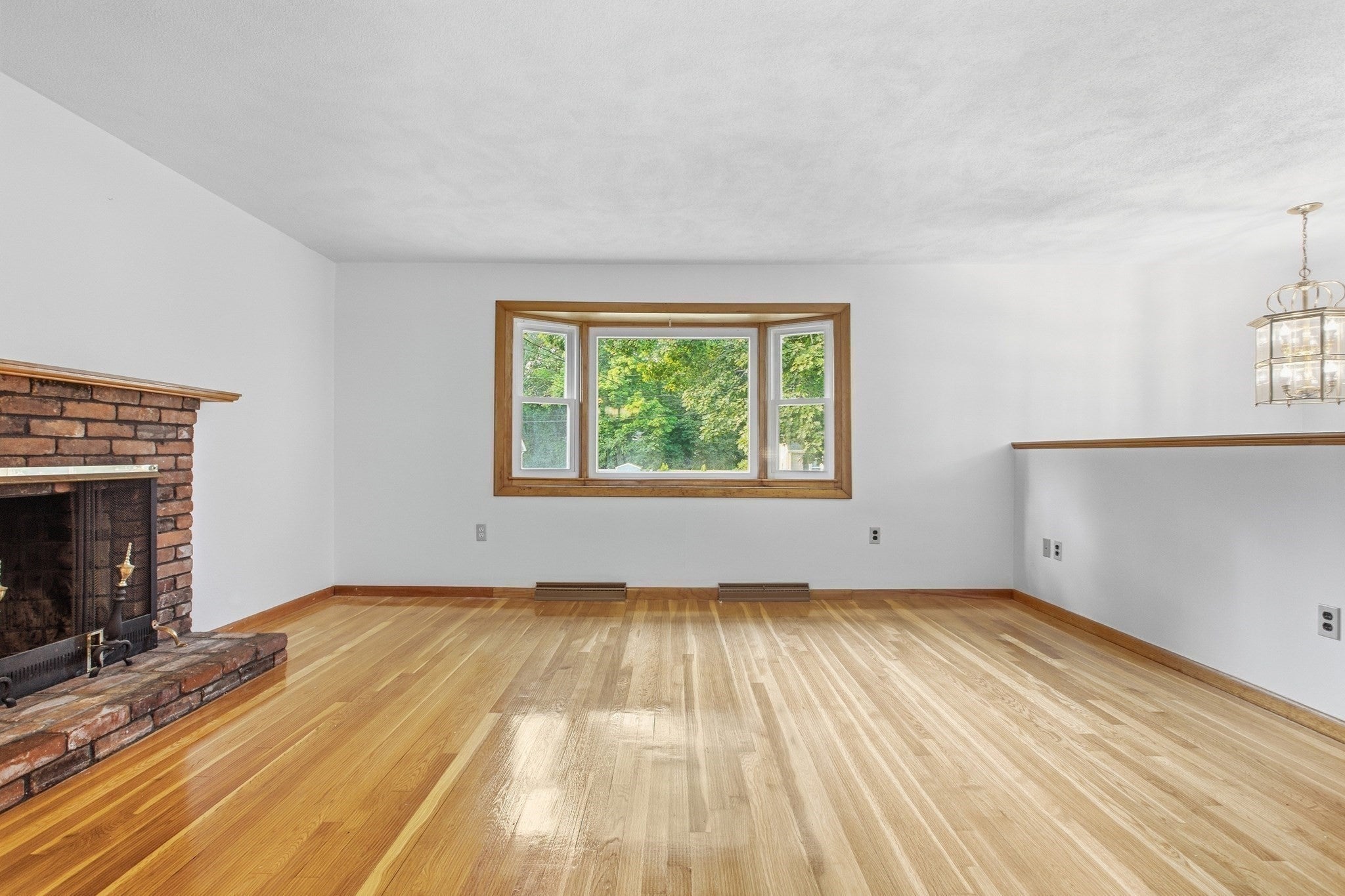 32 Westwood Street, Burlington, MA Photo #8