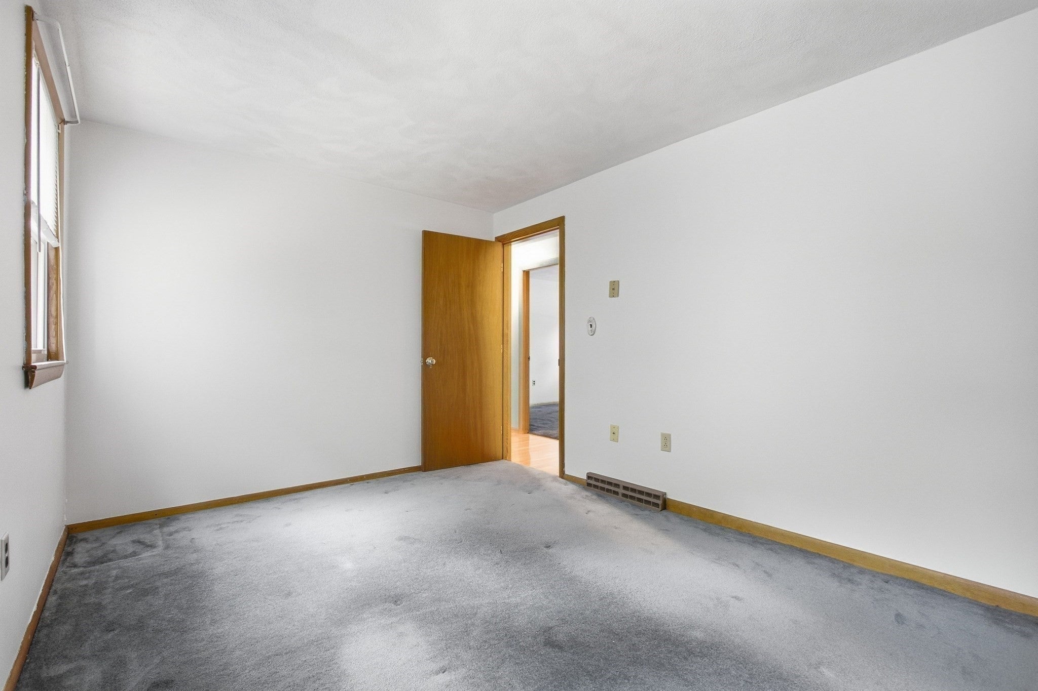 32 Westwood Street, Burlington, MA Photo #29