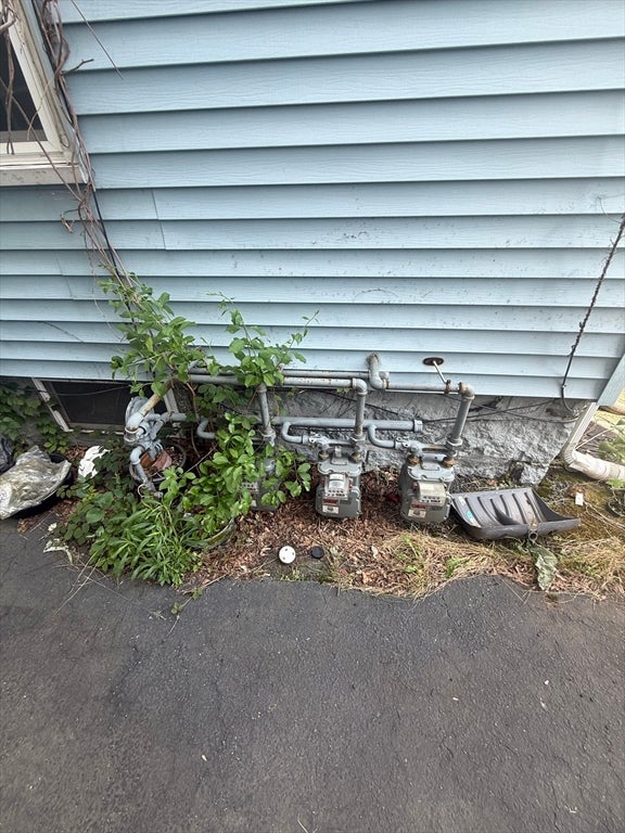 66 Holman St