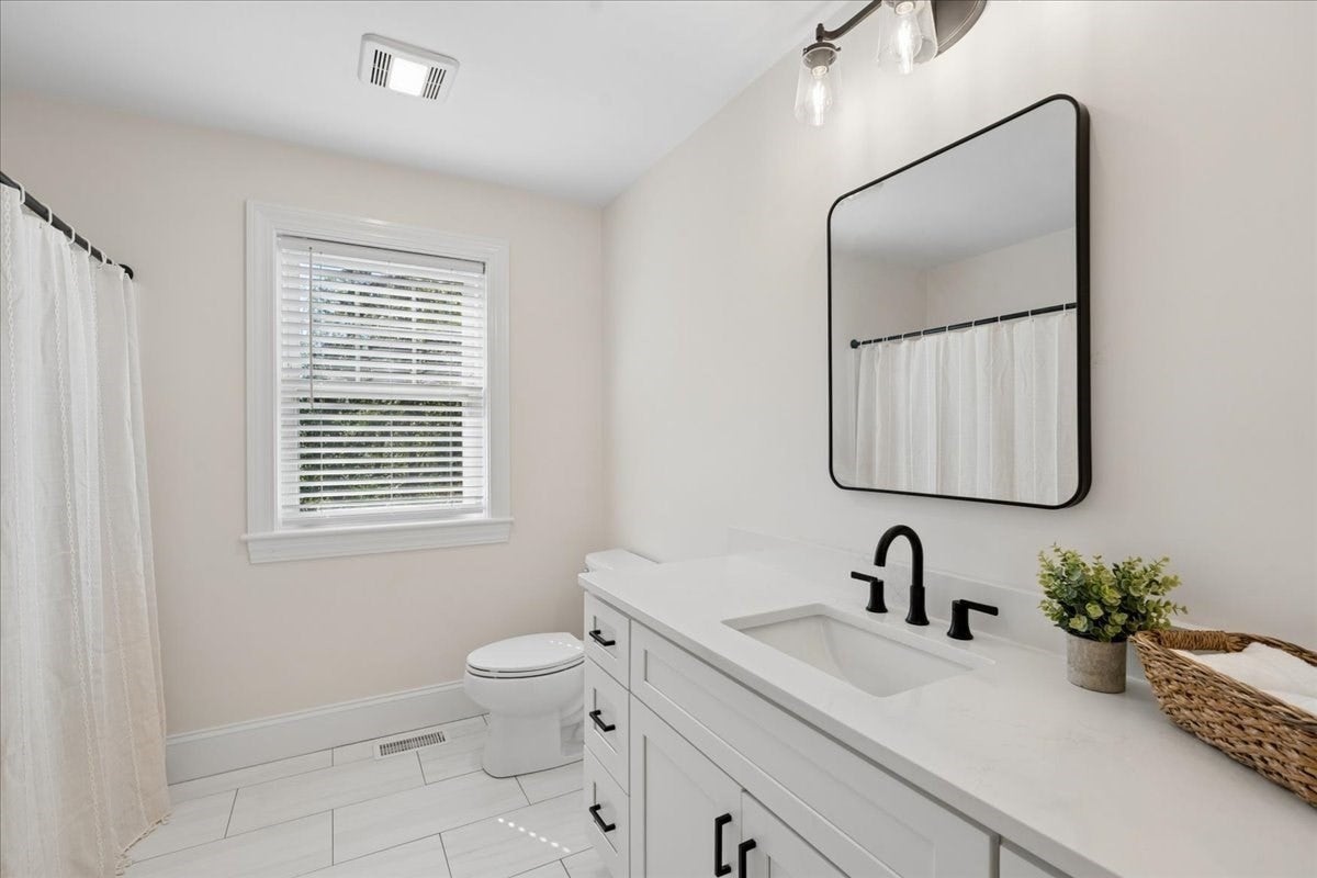 44 California RD, Tewksbury, MA Photo #34