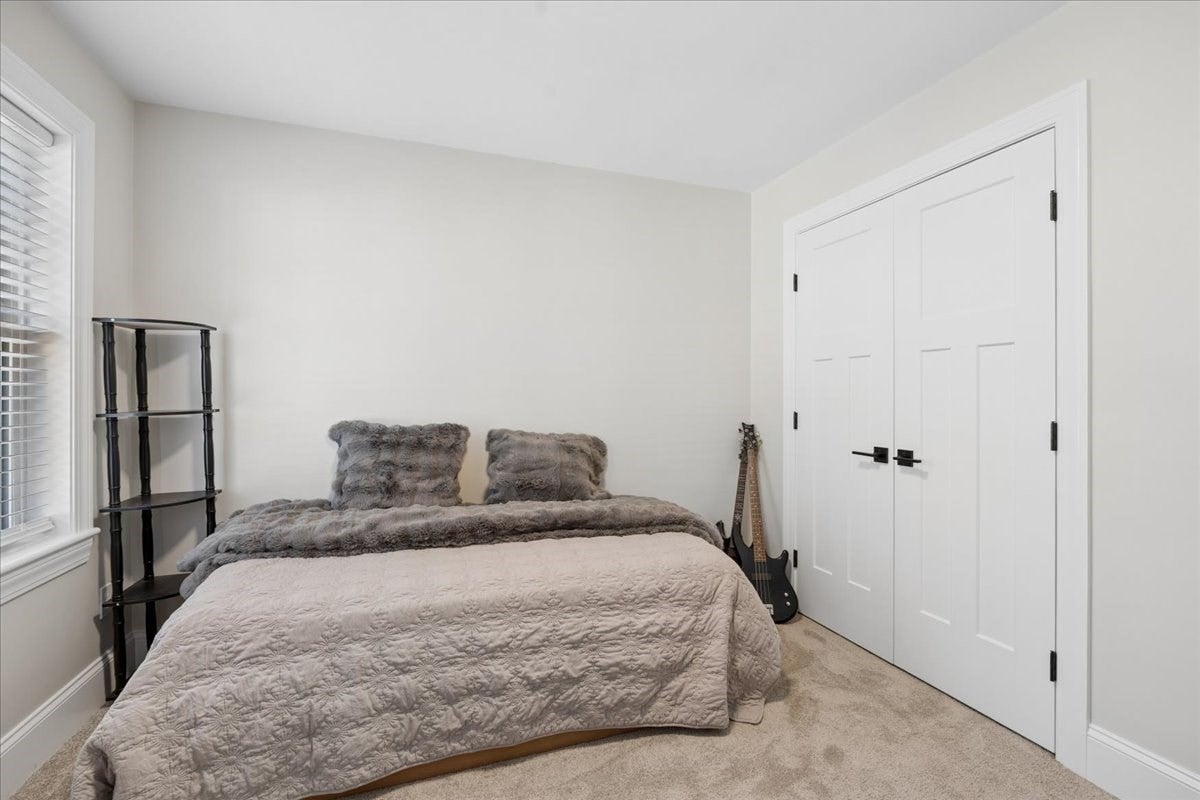 44 California RD, Tewksbury, MA Photo #38