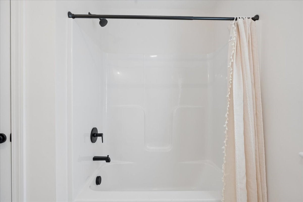 44 California RD, Tewksbury, MA Photo #35