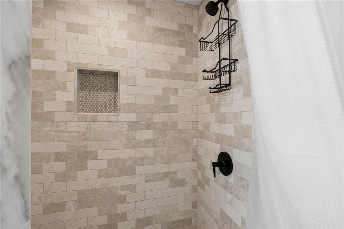 44 California RD, Tewksbury, MA Photo #33