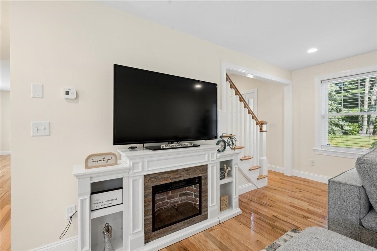 44 California RD, Tewksbury, MA Photo #18