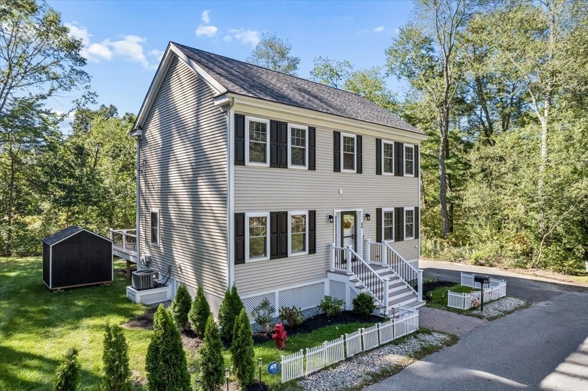44 California RD, Tewksbury, MA Photo #2