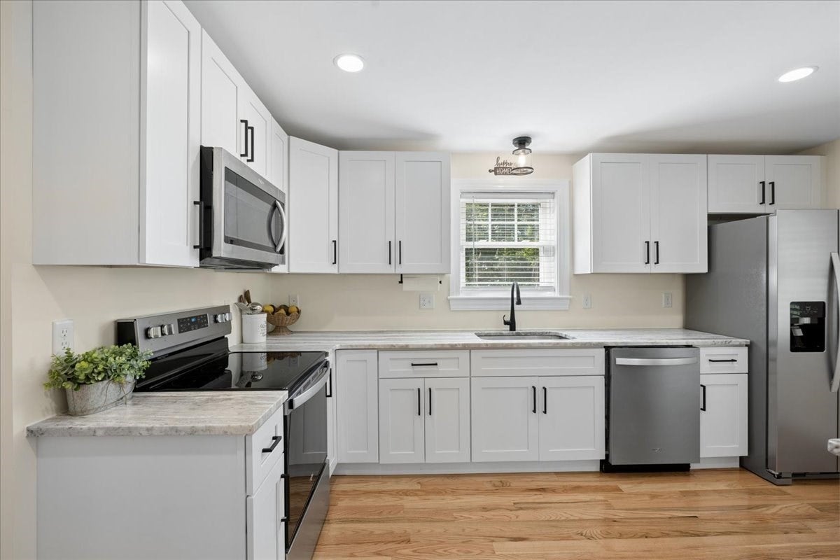 44 California RD, Tewksbury, MA Photo #24