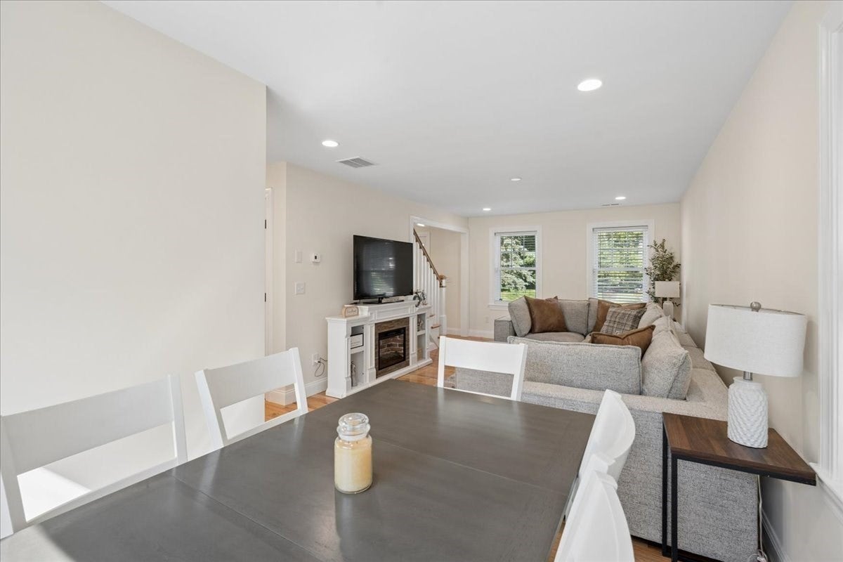 44 California RD, Tewksbury, MA Photo #27