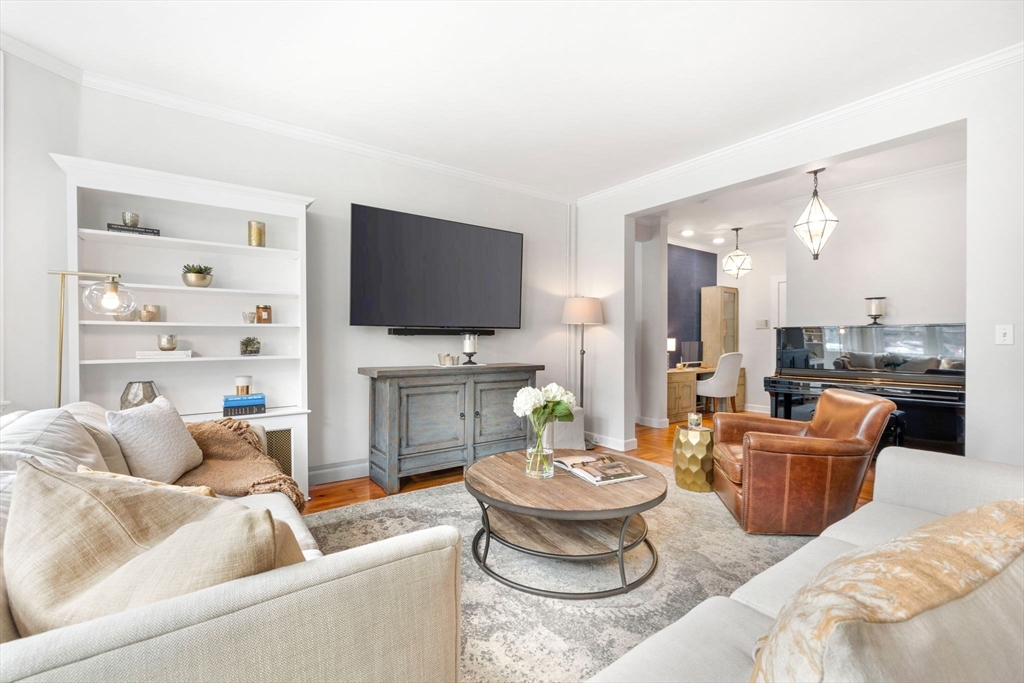 66 Marshal St 1