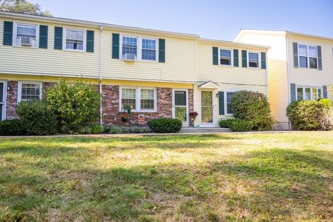 Photo of 2 George St #C, Plainville, MA 02762 (MLS # 73440104)